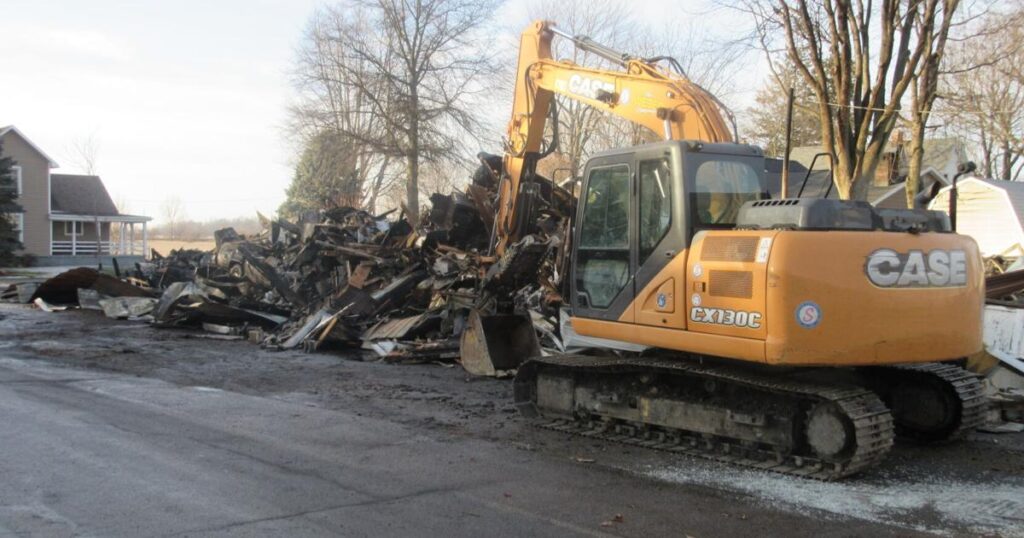 Fire in Pettisville destroys auto repair business, apartment