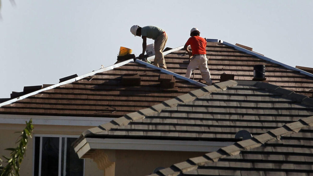 Roof Damage Fight Goes to Appeals Court | NewsRadio WFLA