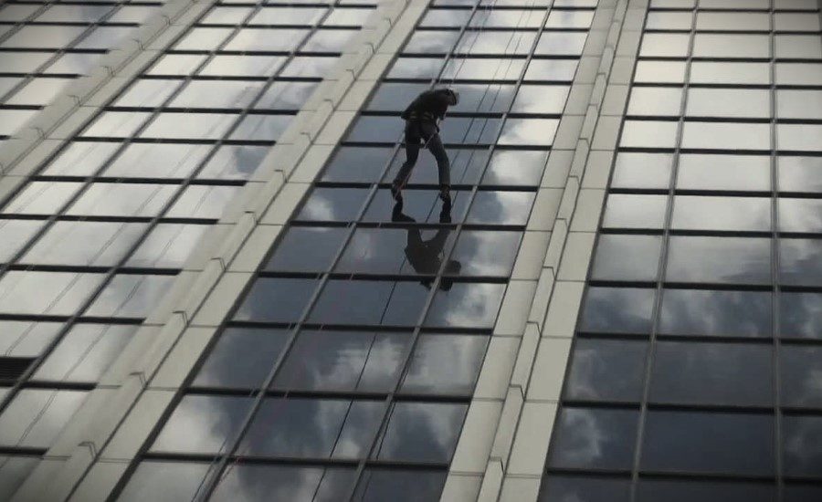 Would-Be ‘Spider-Man’ Burglar Gets Stuck During Rappel From Roof