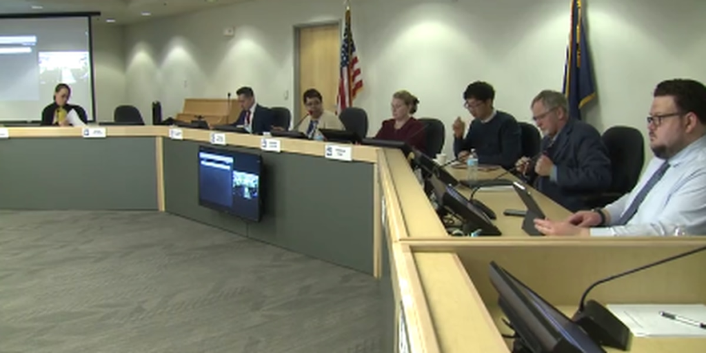 Parents voice concerns about Moving to Middle School Project at school board meeting