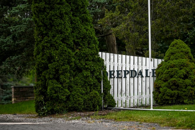 An entrance to DeepDale Memorial Gardens cemetery on Wednesday, Sept. 6, 2023, in Lansing.